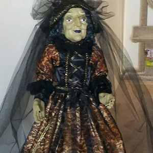 Meet your Posher, Drborah