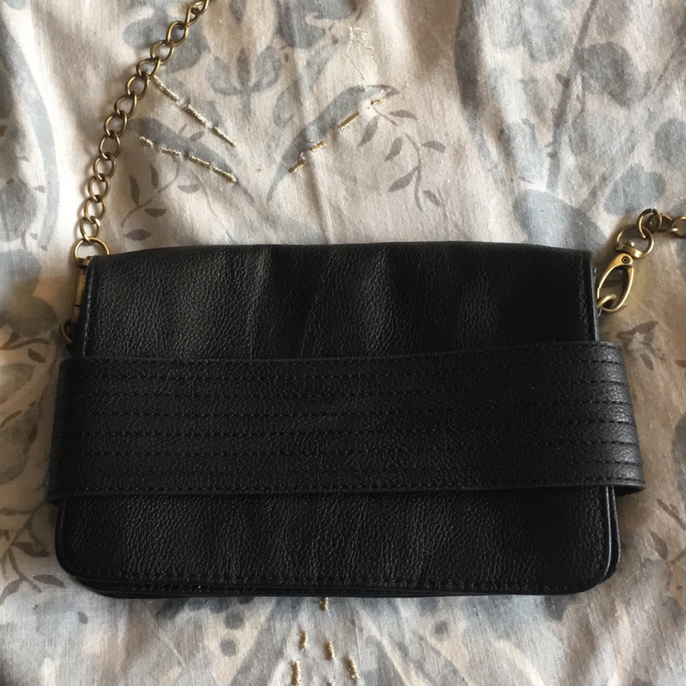 ➰ Urban Outfitters Chain Bag ➰