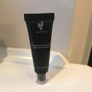 Younique New formulation eye primer