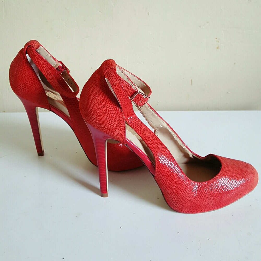 I.N.C Women's Tangerine Snakeskin Pumps SIZE 5.5