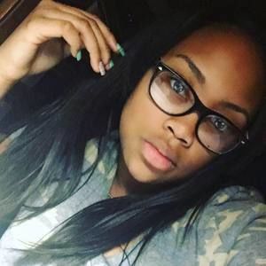 Meet your Posher, Karissa