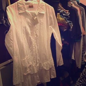 BRAND NEW! Half off! white painter's blouse