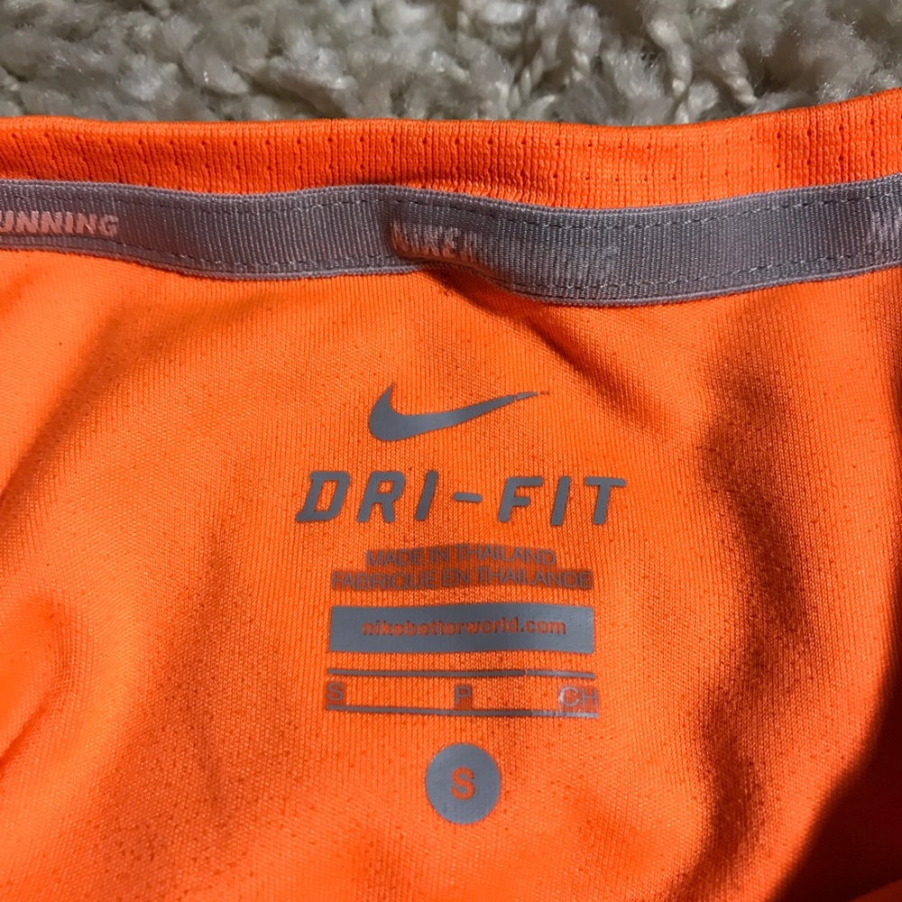 Nike women's dry fit shirt, small - Picture 3 of 3