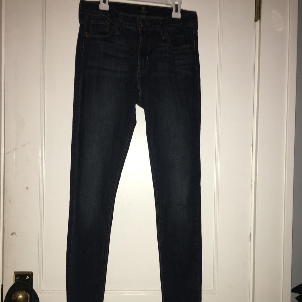 Just black mid-high rise skinny jeans