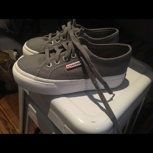 Superga platform sneaker grey