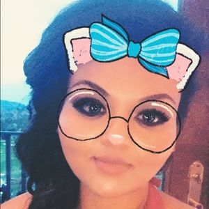 Meet your Posher, Alejandra