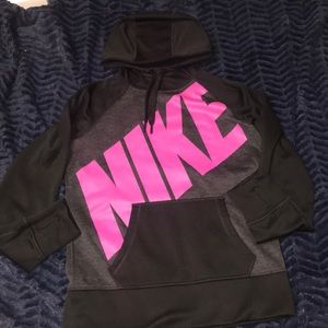 Nike therma-fit sweatshirt, size medium