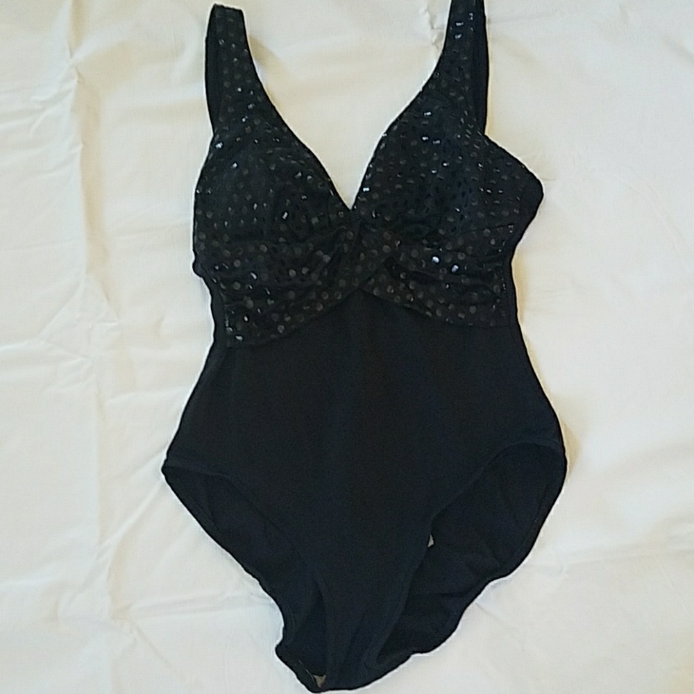 Womens 1 pc swimsuit