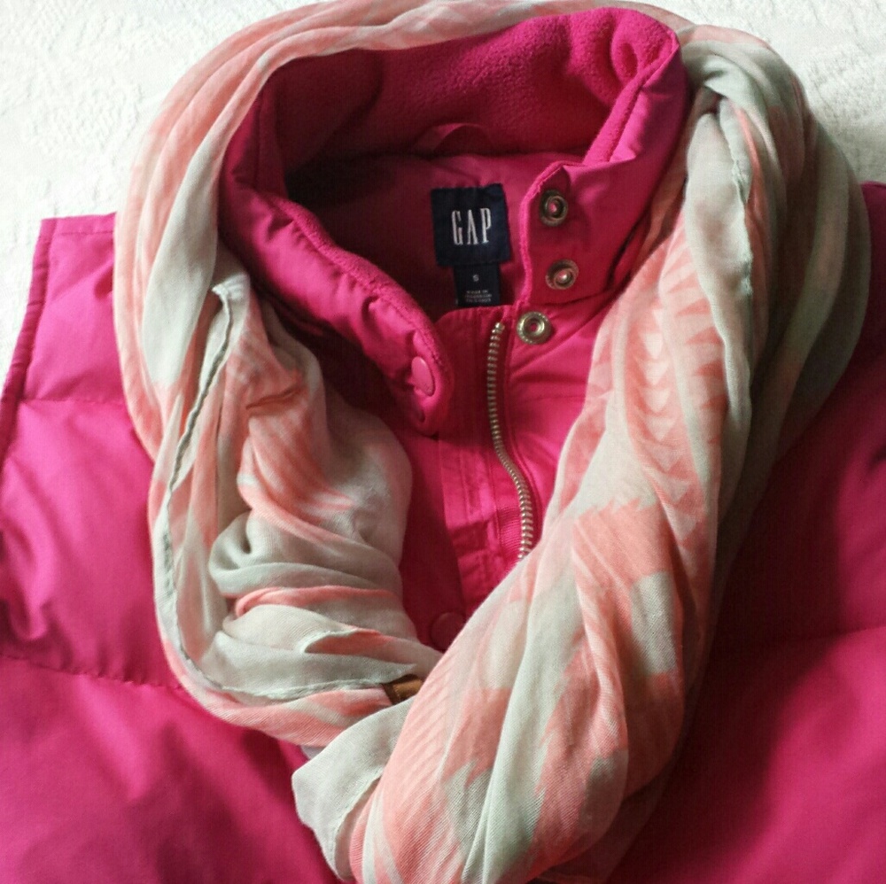 GAP  vest