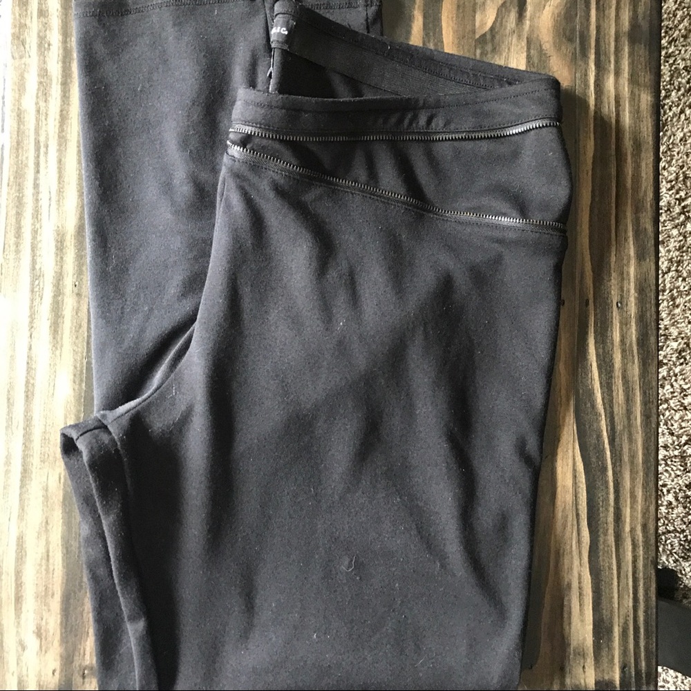 Zipper detail leggings
