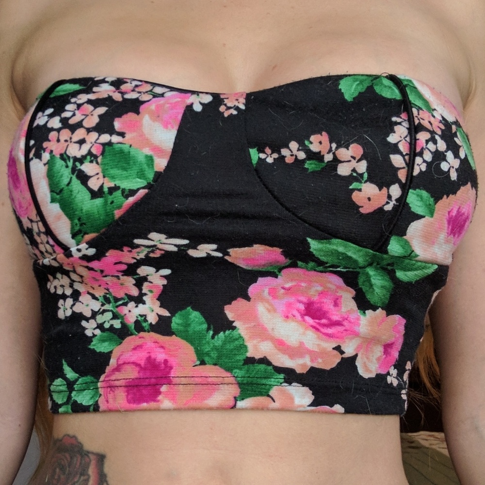 !sold! Floral crop top