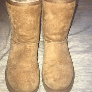 UGG Boot Classic II Short with Care Kit Included