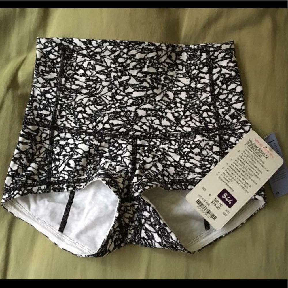 Size 4 NWT Wunder shorts