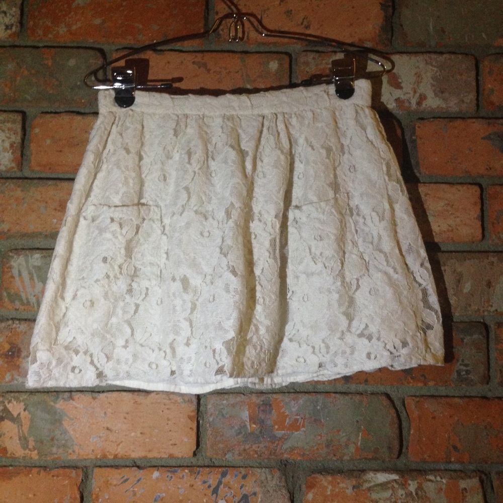 Ivory Lace Girl Large Skirt Forever 21 A-Line