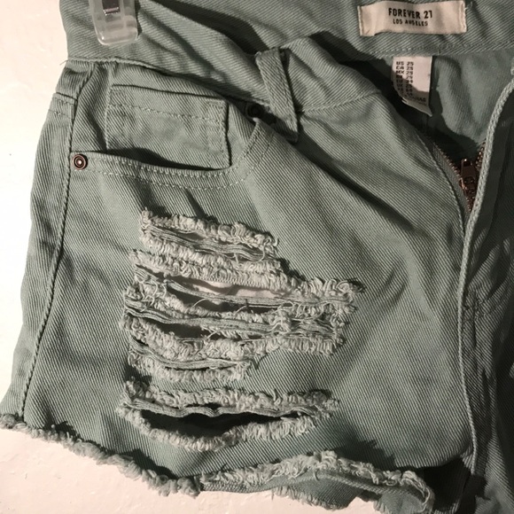 Pre Owned - Picture 2 of 4