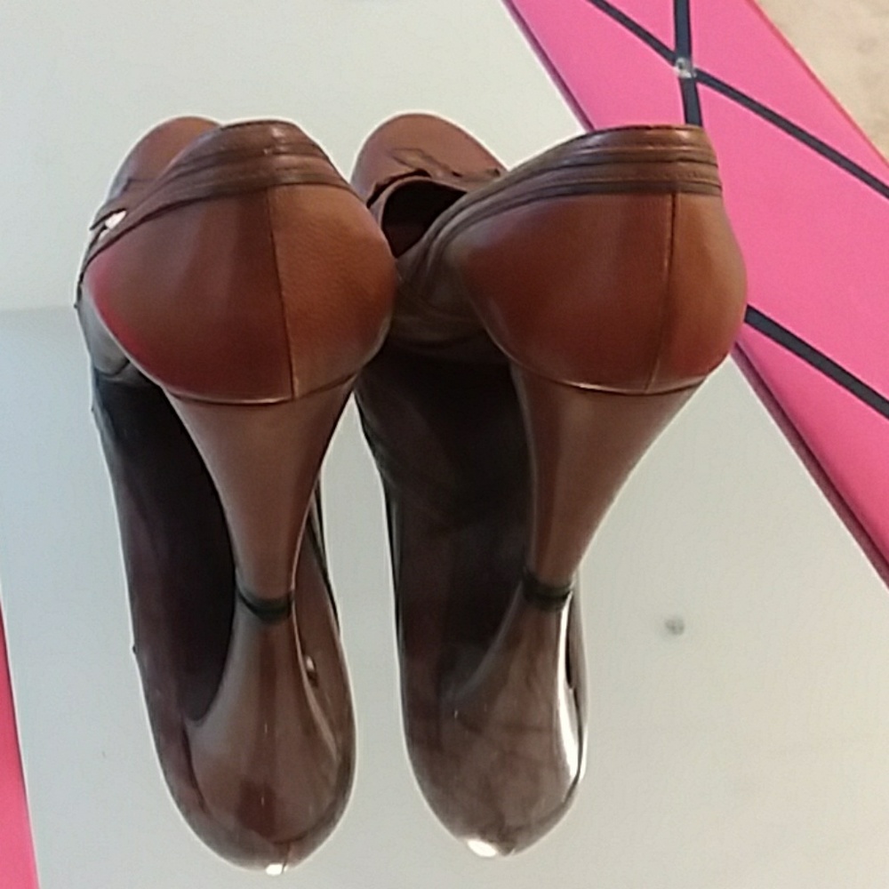 Shoes - Picture 2 of 3
