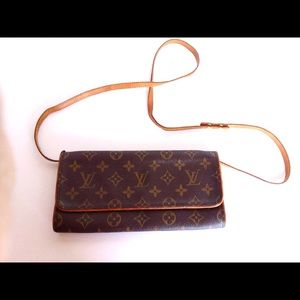 💓Firm price💓‼️💯%  Louis Vuitton  Pochette  Twin