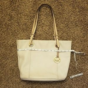 Micheal kors purse