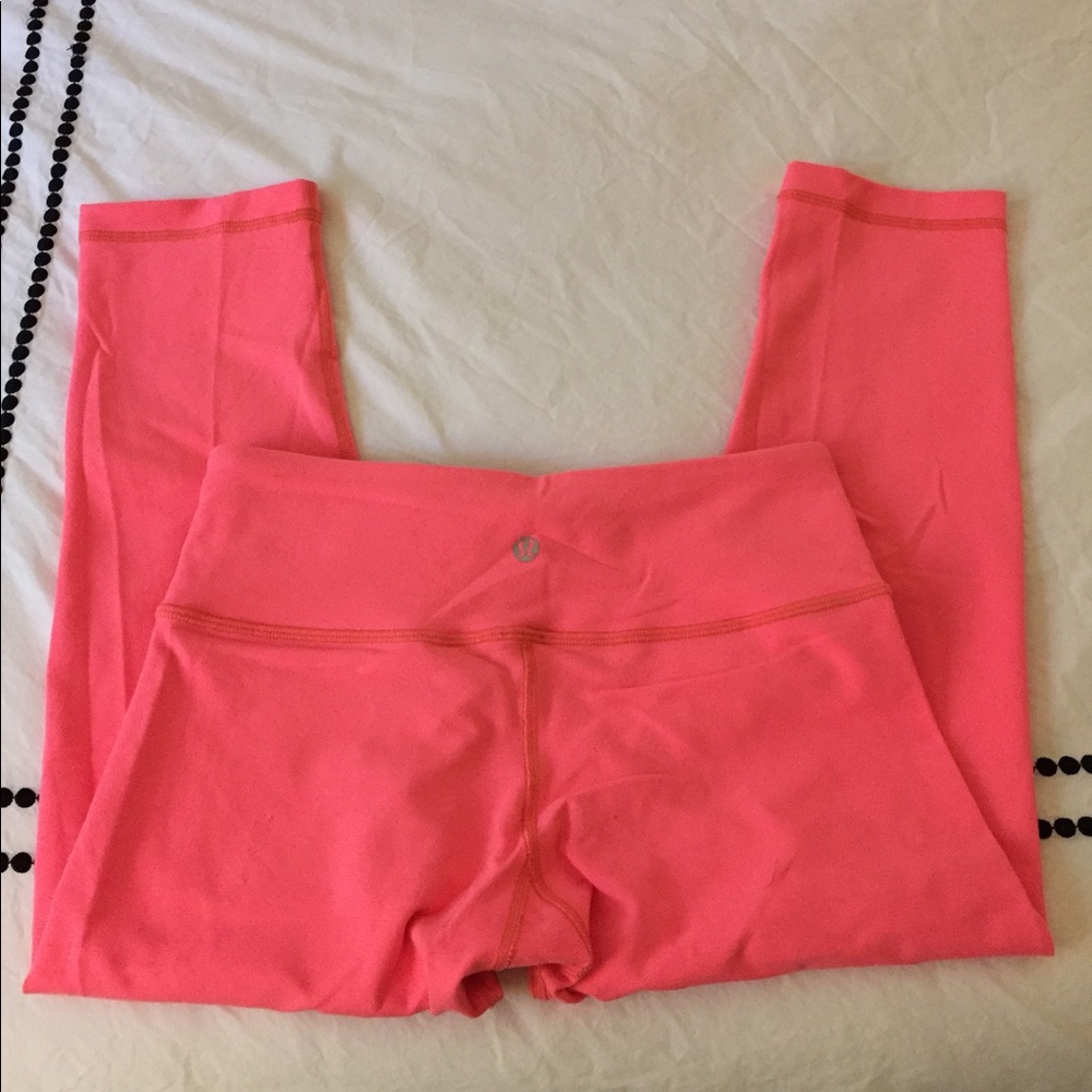 Lululemon hot pink crop leggings size 6