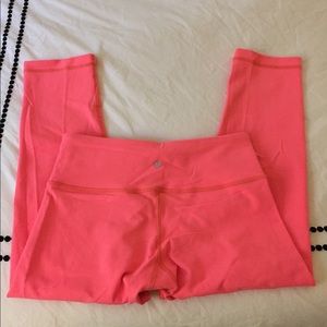 Lululemon hot pink crop leggings size 6