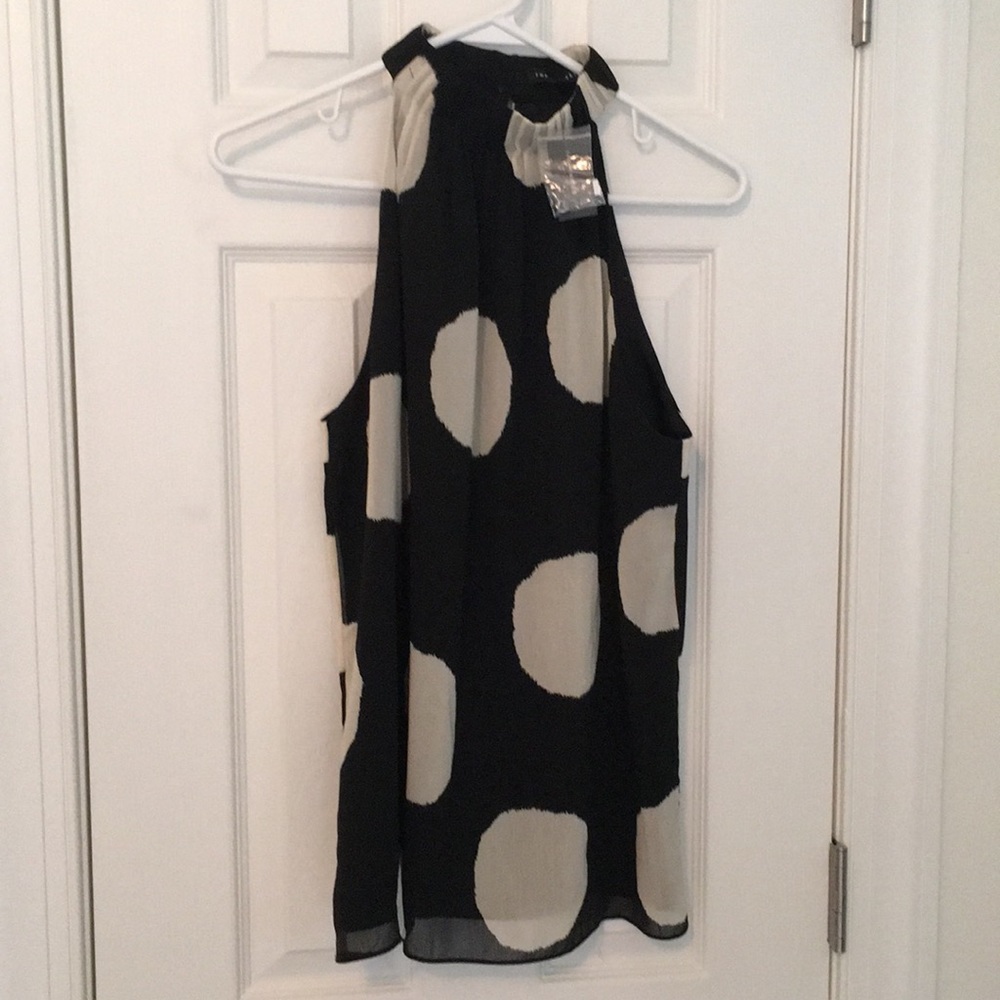 Limited brand tank, black and white