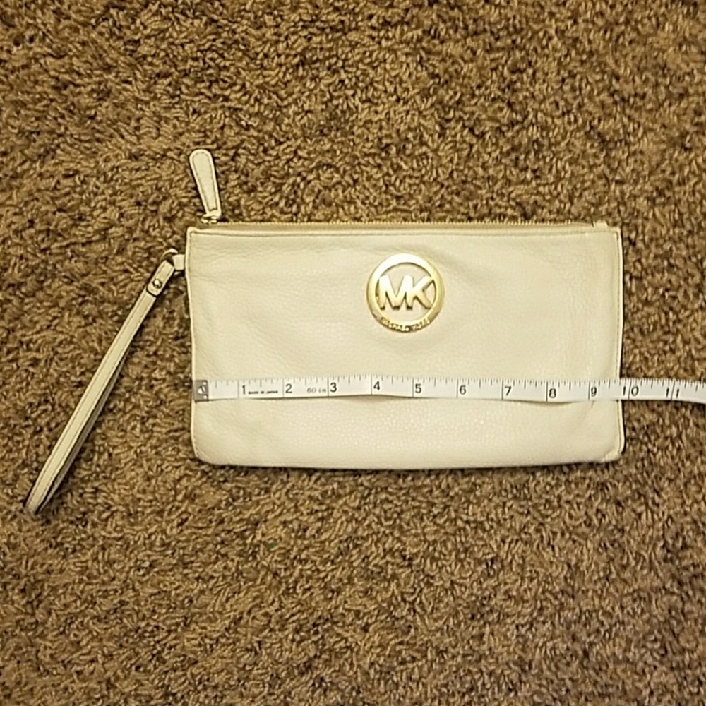 Michael kors wristlet