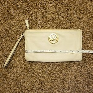 Michael kors wristlet