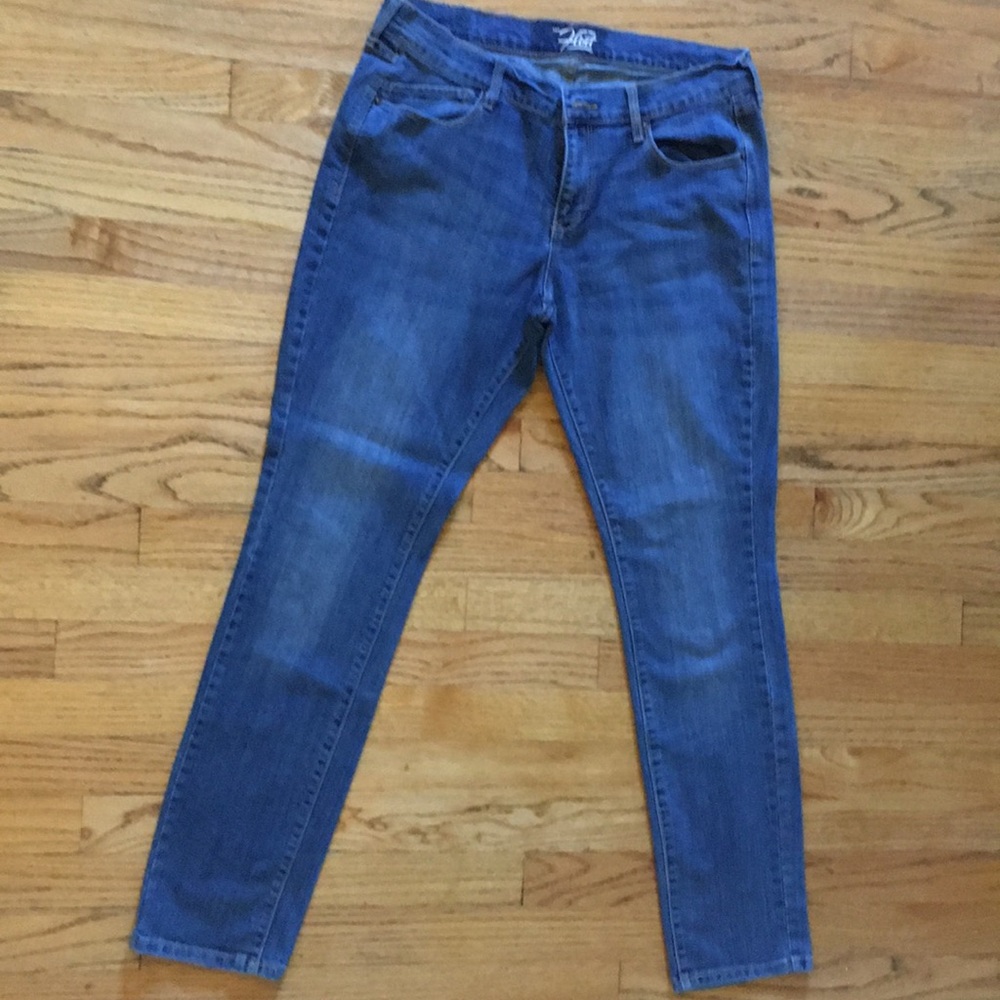 Old Navy "flirt" style jeans size 12