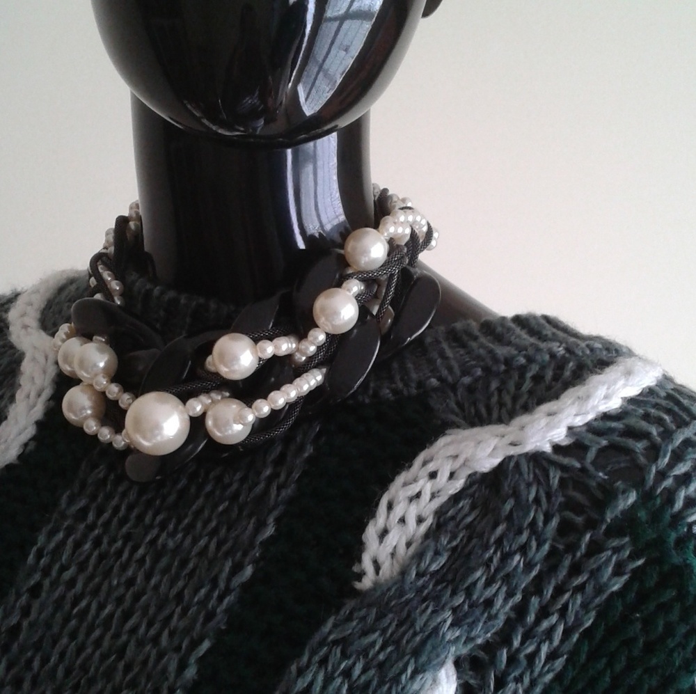 Sweater - Picture 4 of 8