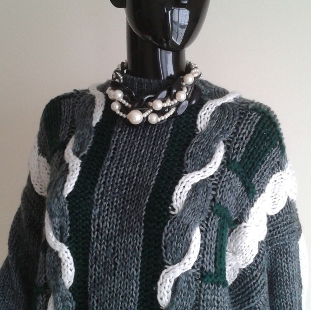 Sweater - Picture 6 of 8