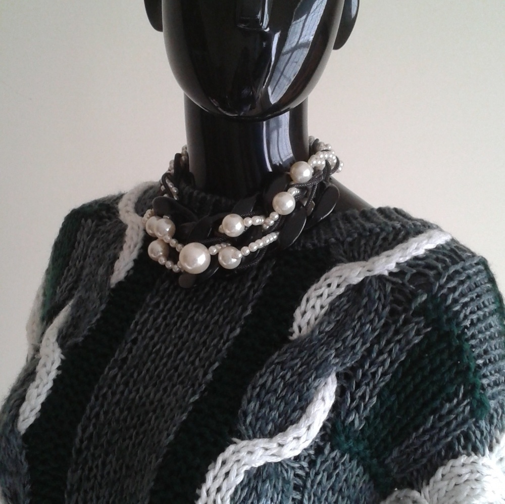 Sweater - Picture 7 of 8