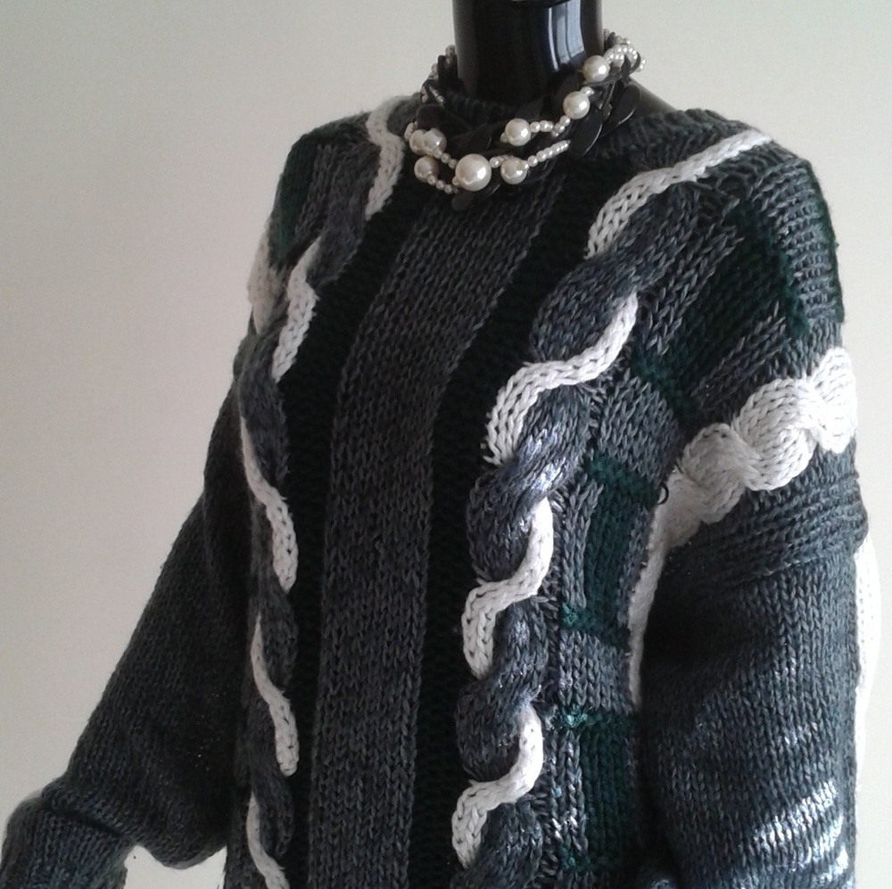 Sweater - Picture 8 of 8