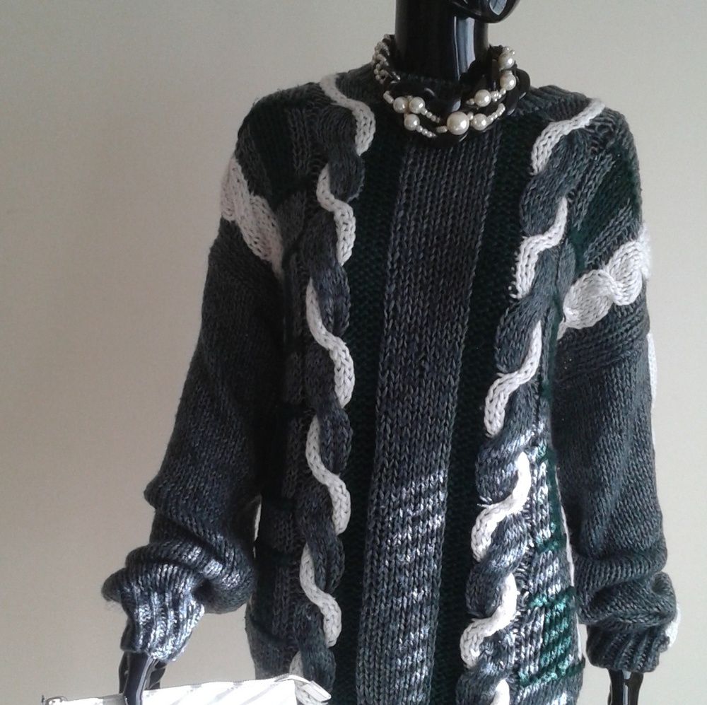 Sweater - Picture 2 of 8