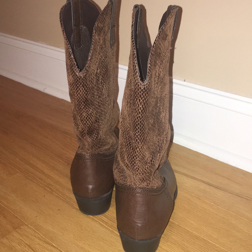 Boots - Picture 2 of 2