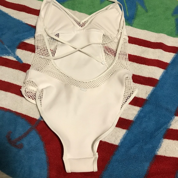 Gorgeous one piece swim - Picture 3 of 5