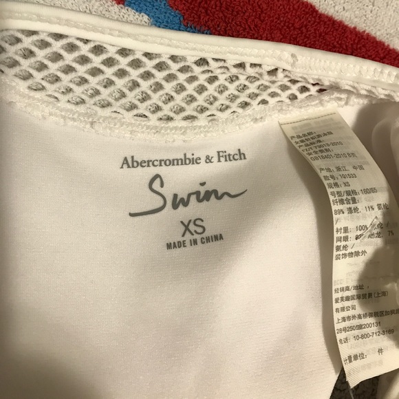 Gorgeous one piece swim - Picture 5 of 5