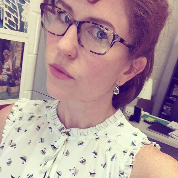 Meet your Posher, Beth - Picture 2 of 2