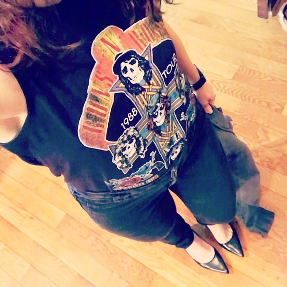 Meet your Posher, Beth - Picture 1 of 2