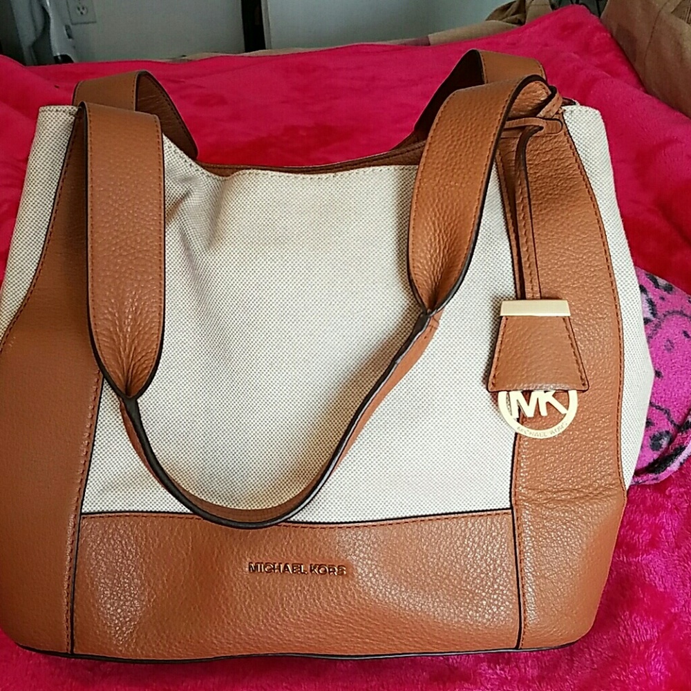 SOLD !!! MK Marlon Bag 🎋🎋