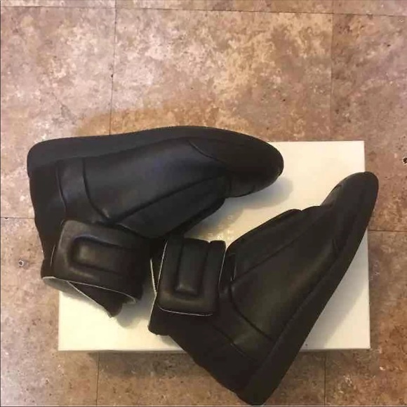 Maison Margiela
 Future Leather High-Top Sneaker - Picture 1 of 4