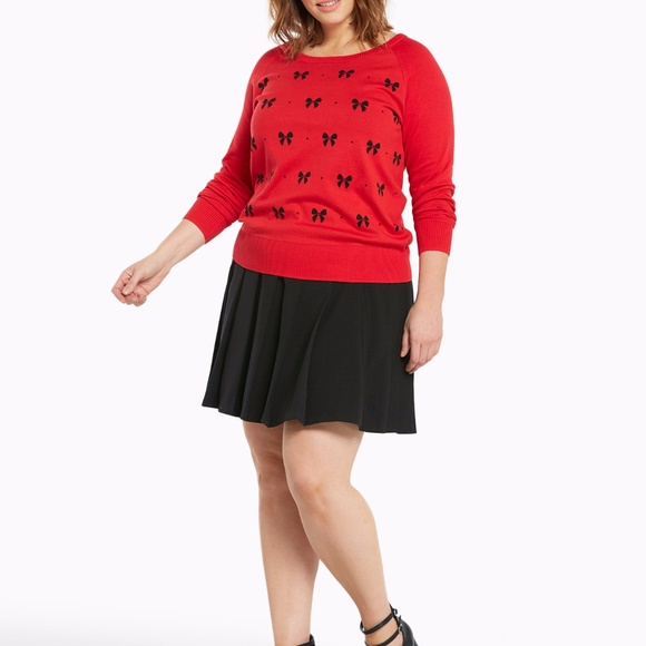 New TORRID Red Bow Print Pullover Sweater Top NWT - Picture 4 of 8