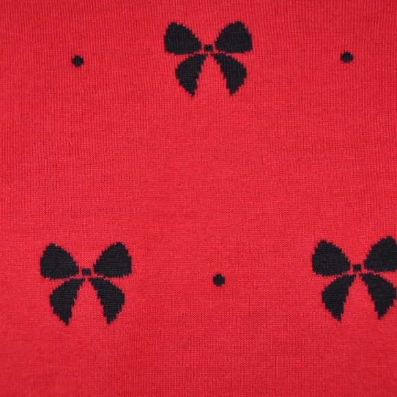 New TORRID Red Bow Print Pullover Sweater Top NWT - Picture 3 of 8