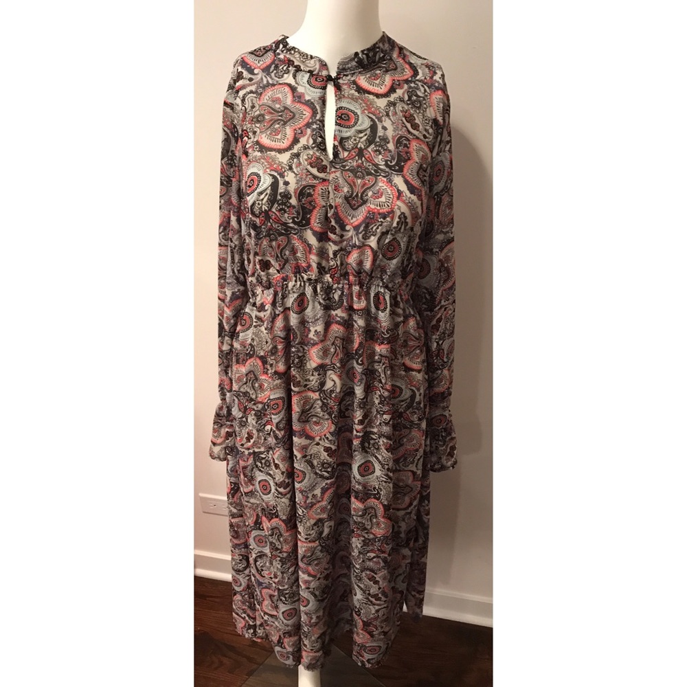 Maternity dress in paisley print