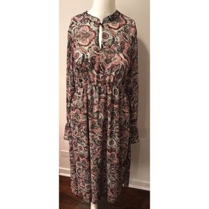 Maternity dress in paisley print