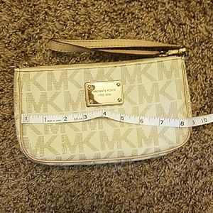 Michael kors wrislet