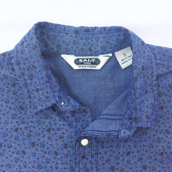 SOLD' SALT VALLEY | Chambray Floral Button Up - Picture 4 of 6