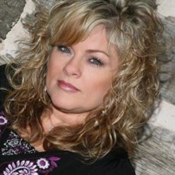 Meet your Posher, Angie - Picture 1 of 1