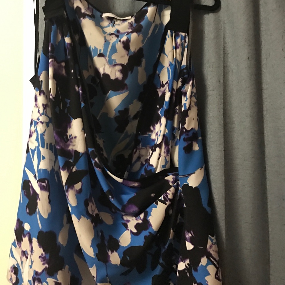 Tahari floral rap blouse