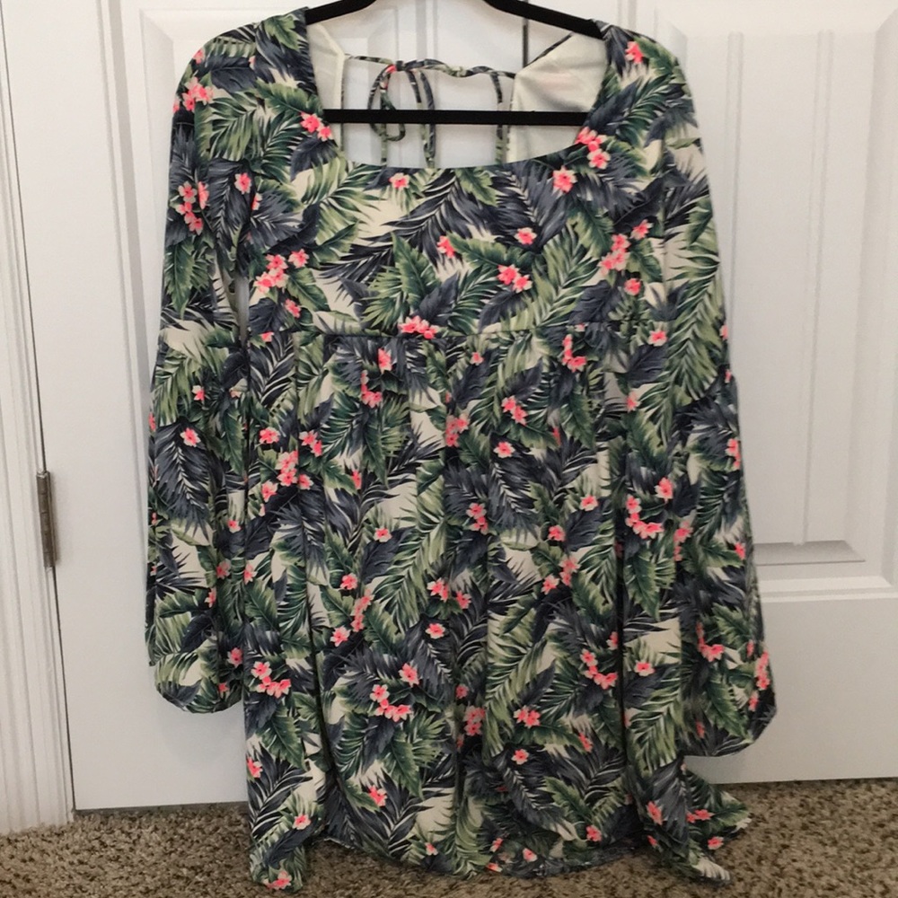 Tropical dress altard state