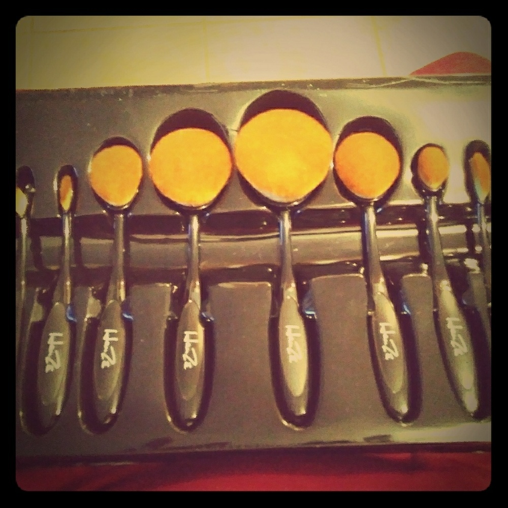Make up brush dets and acrylic organizer